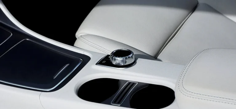 What Is a Maxi Cab? Guide for Travelers and Events 2025